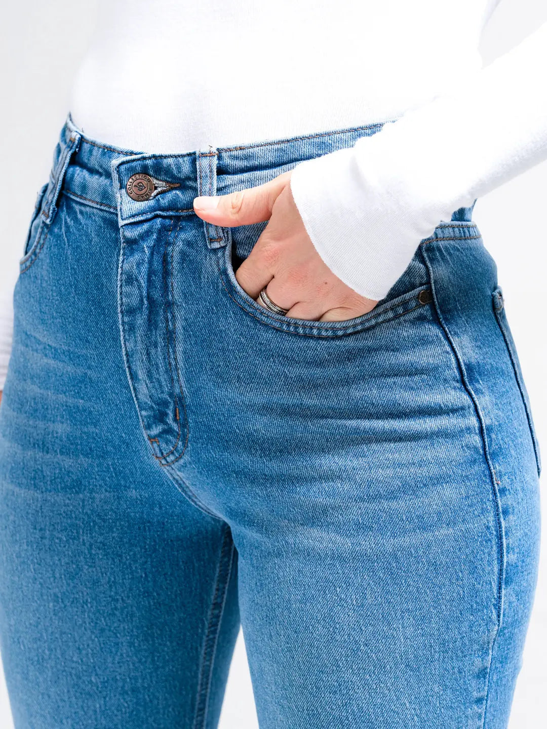 LUC Spanish Jean